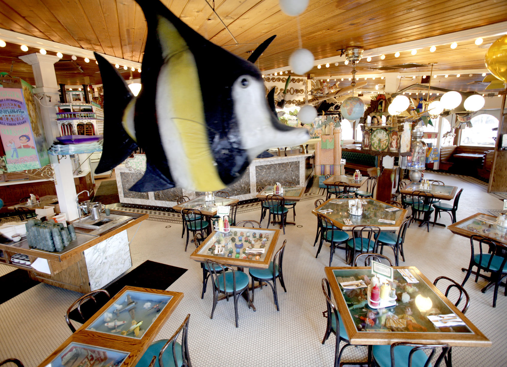 2009 Ella's interior